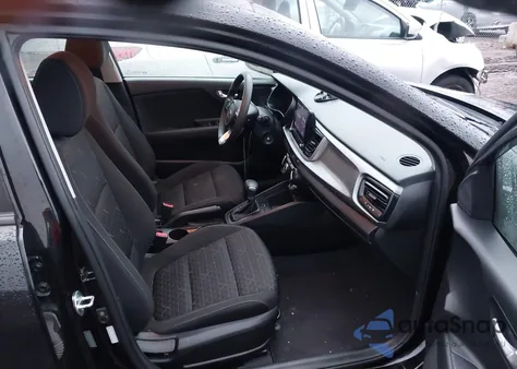 2021 Kia Rio Lx/S z USA, uszkodzony, nr VIN 3KPA24AD6ME383222